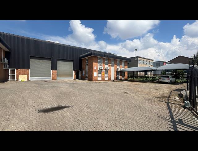 500M² WAREHOUSE TO LET IN SPARTAN